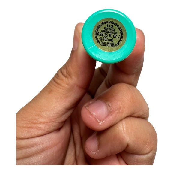 Milani Highly Rated Lash Extensions Tubing Mascara Black 110 - Picture 3 of 5